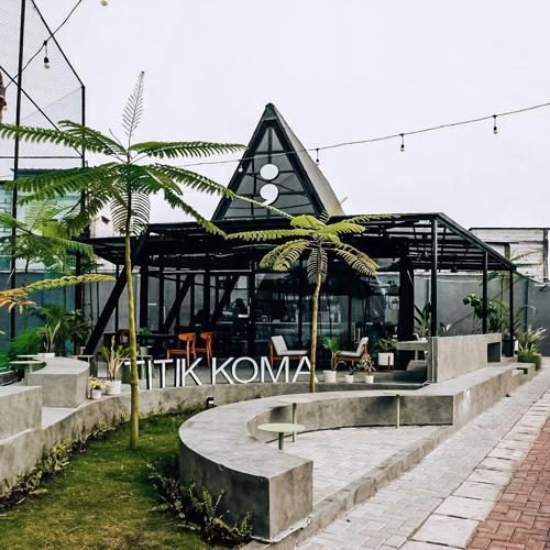 franchise titik koma coffee